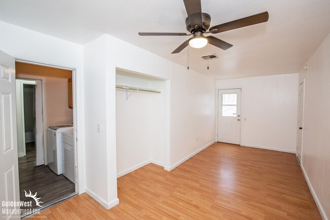 Building Photo - Beautifully Maintained 3Bdm 1.5Ba Home Nes...