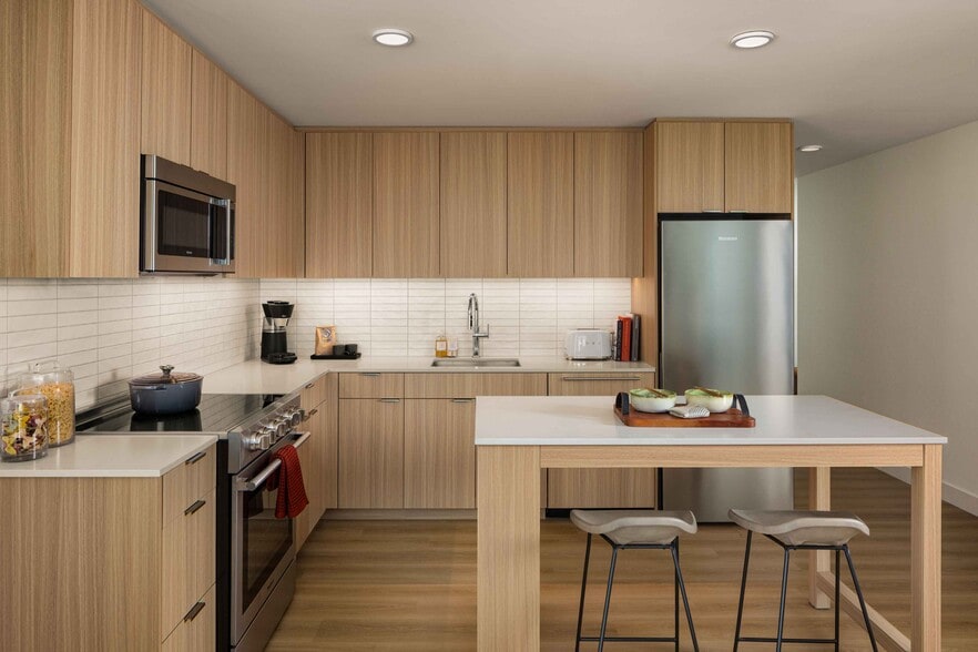 Building Photo - Felix