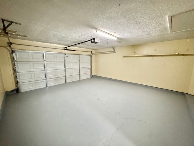 Building Photo - 7359 Peppermill Ln