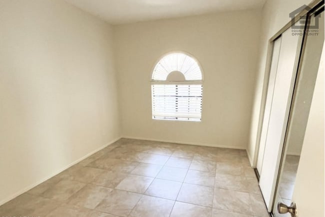 Building Photo - 2Bed/2Bath Apartment at Mesa Dr/Brown Rd! Ready for Immediate Move-In!
