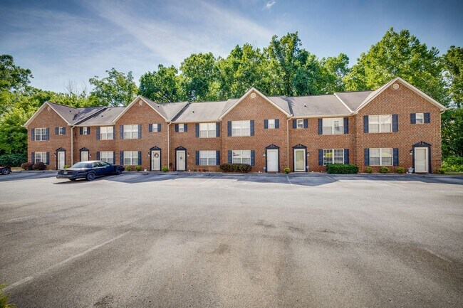 Building Photo - 2 br/ 2.5 bath condo in Johnson City TN