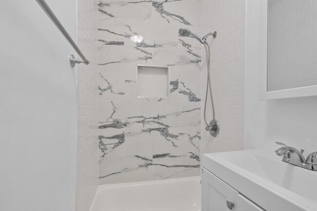 Building Photo - 149 Culver Ave