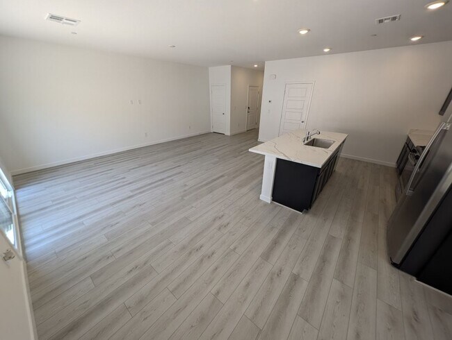Building Photo - 3339 Rocky Waters Ave