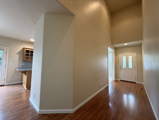 Building Photo - 3540 Sterling Woods Dr