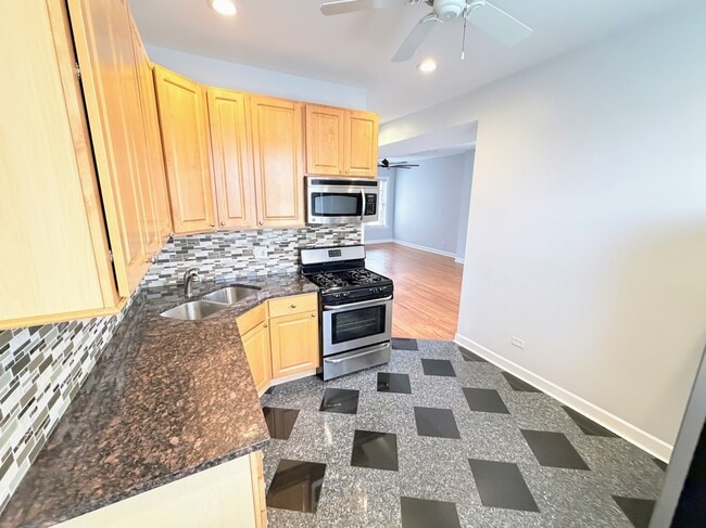 Building Photo - 2326 N Kostner Ave