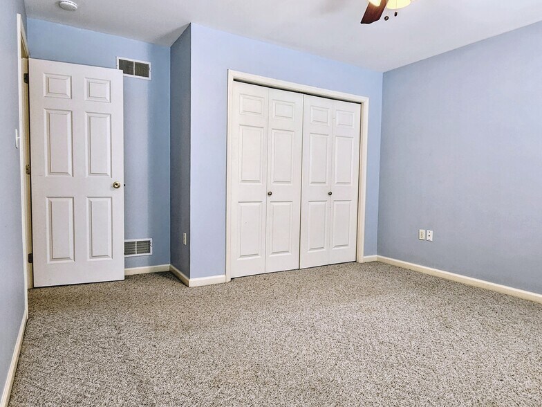 Building Photo - 42 Beverly Dr