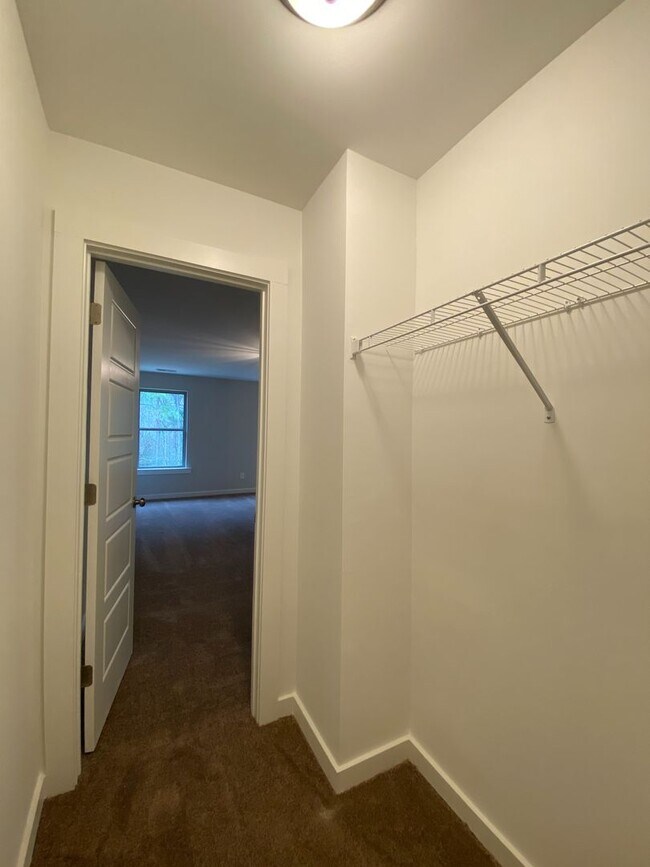 Building Photo - 4 Bedroom Home for Rent in Pinson, AL! Available NOW!