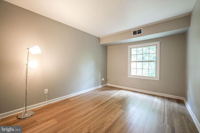 Building Photo - 8229 Kings Charter Ln
