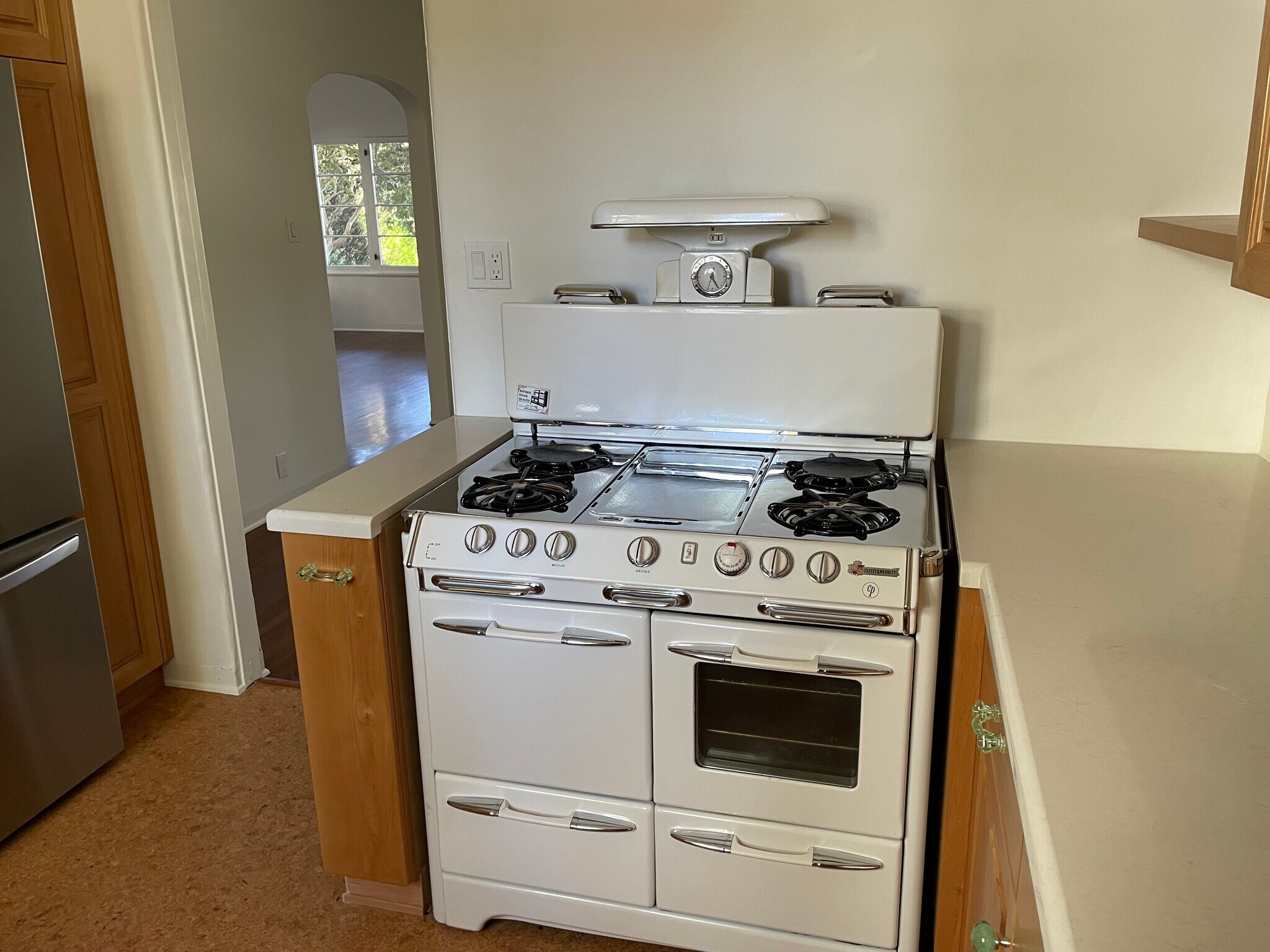 O’Keefe and Merritt Stove - 854 19th St