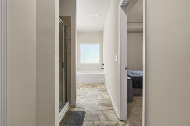 Building Photo - 2070 Ravencliff Dr