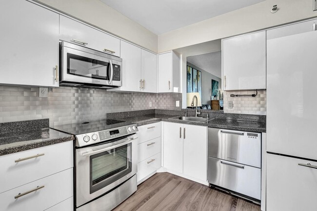 Building Photo - 14623 Bonaire Blvd