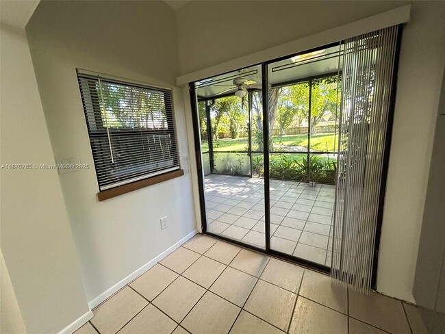 Building Photo - 11047 SW 154th Ct
