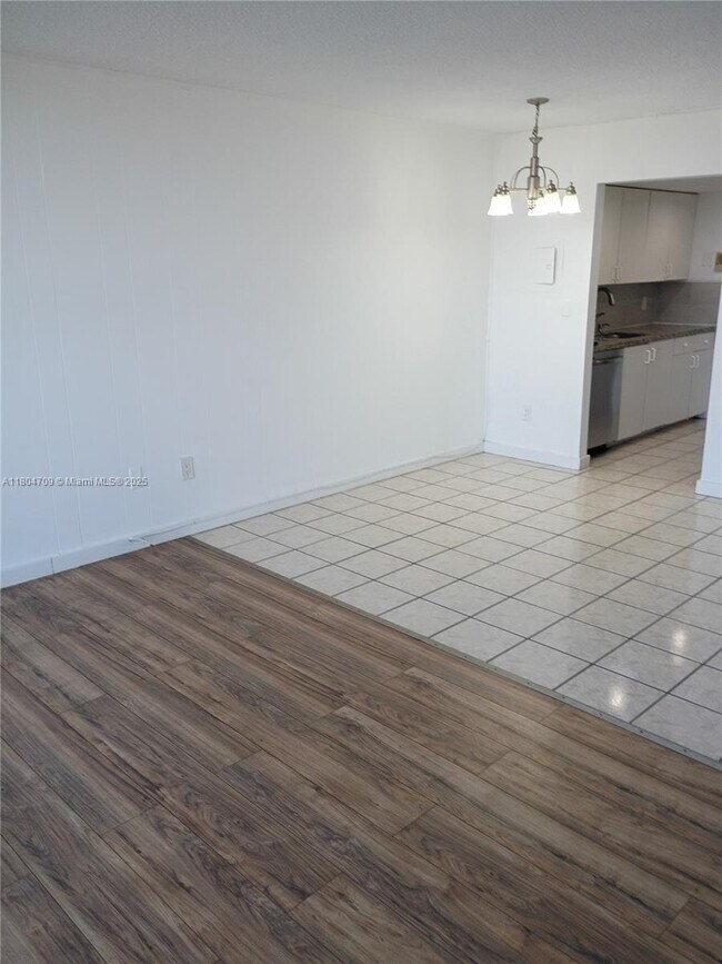 Building Photo - 2075 NE 164th St