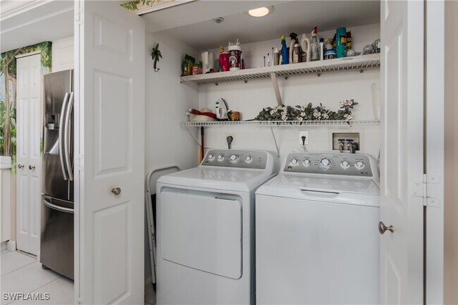 Building Photo - 6849 Grenadier Blvd