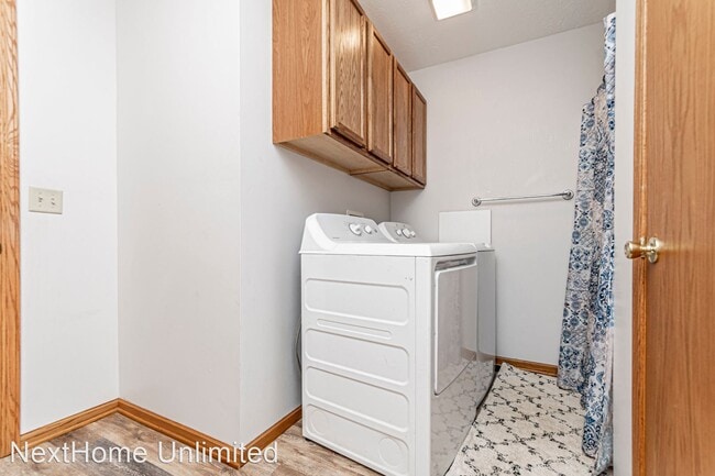 Building Photo - 3 br, 2 bath House - 120 W Spruce St