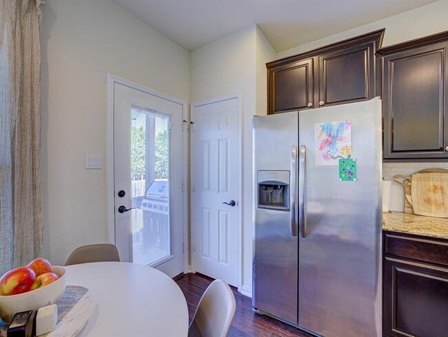 Building Photo - 9928 Aly May Dr