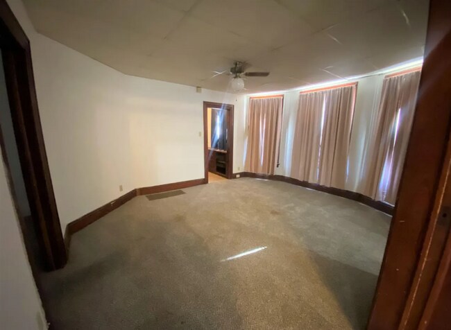 Building Photo - Spring Into A New Home!!!