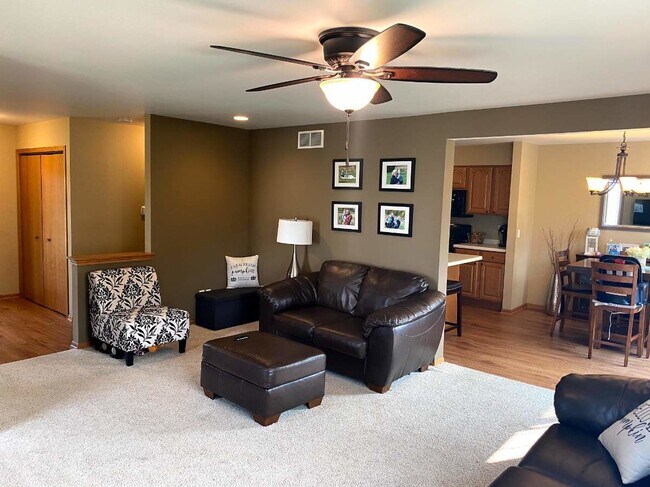Building Photo - 1133 Ellys Way