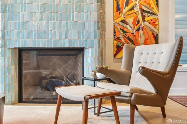 Building Photo - 7 Seymour St