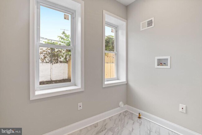 Building Photo - 2571 Coral St