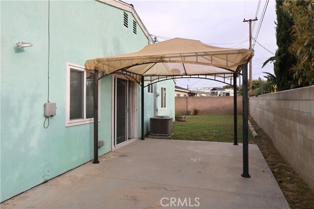 Building Photo - 6548 Sequoia Dr