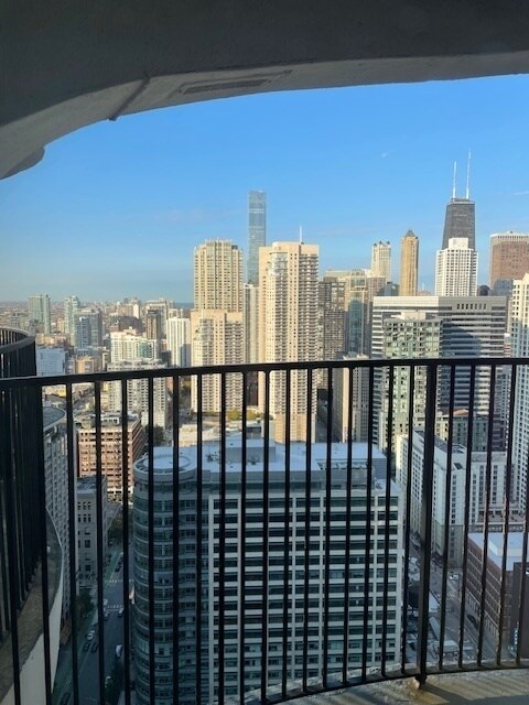 Building Photo - 300 N State St