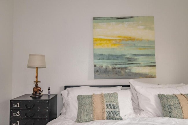 Building Photo - 2030 Brookhurst St