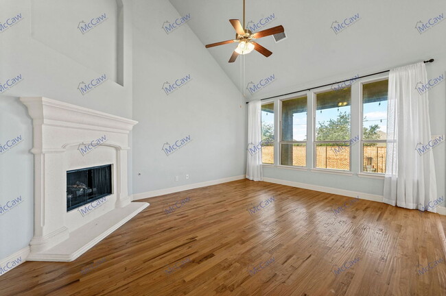 Building Photo - 5595 Lightfoot Ln