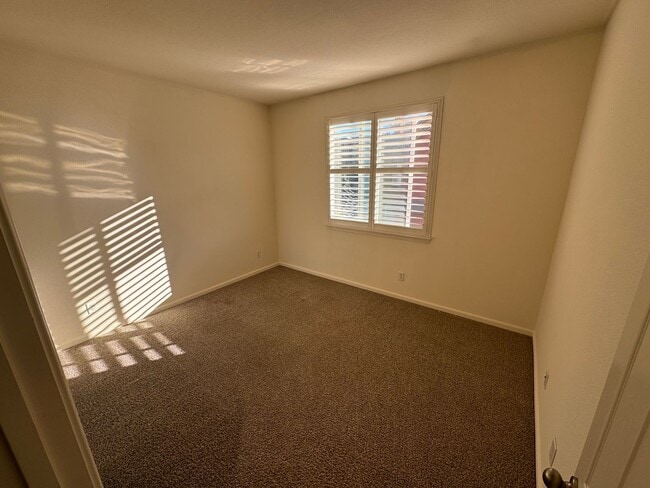Building Photo - 804 Titanium Ln