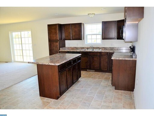 Building Photo - Beautiful Duplex in Water's Edge