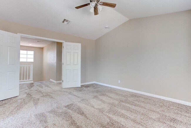 Building Photo - 809 Royal Birch Ln
