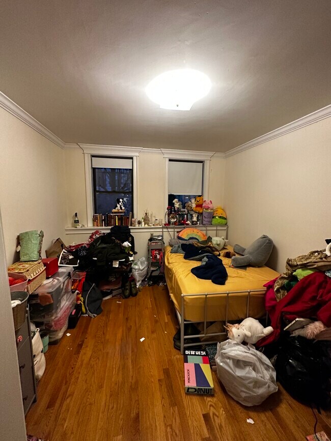 Building Photo - 27 Glenville Ave