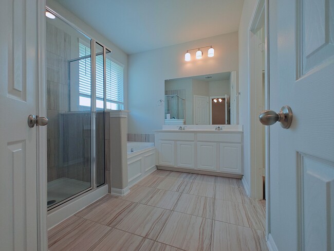 Building Photo - 26046 Quiet Field Ct