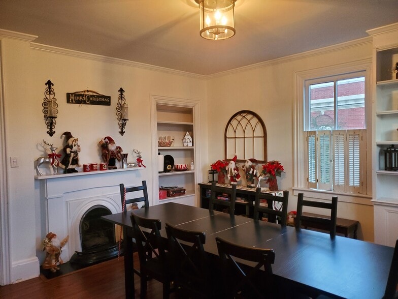 Dining Room - 341 Beaver St