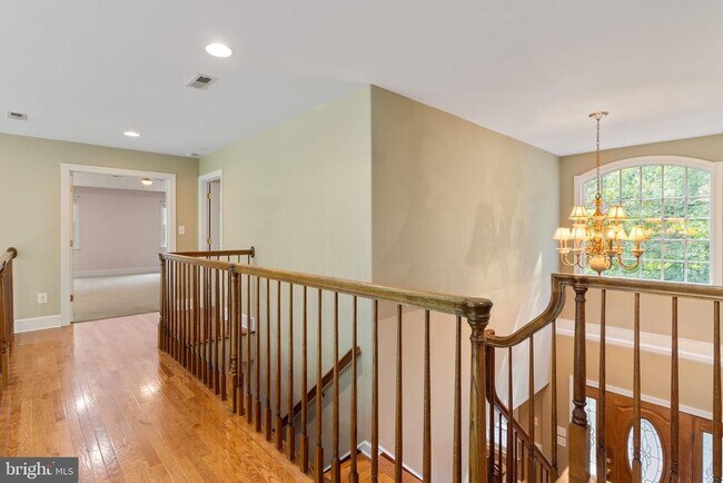 Building Photo - 45105 Mill Creek Way