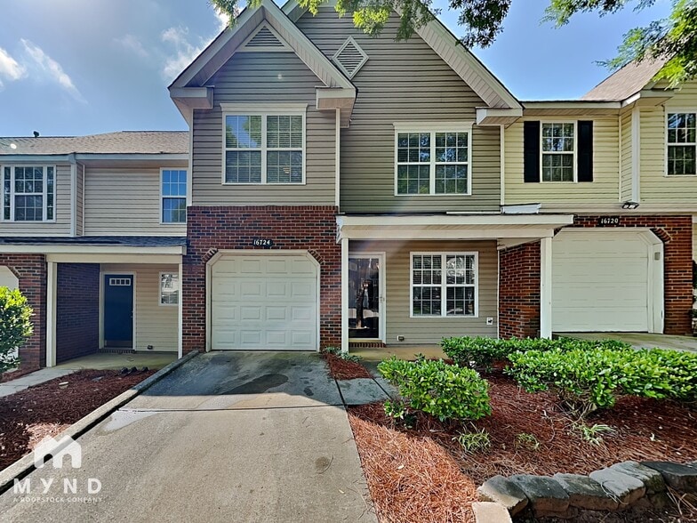 Primary Photo - 16724 Timber Crossing Rd