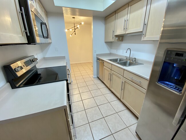 Building Photo - 6980 S Essex Court Cir