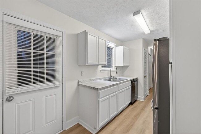 Building Photo - 37 Peach Forest Way