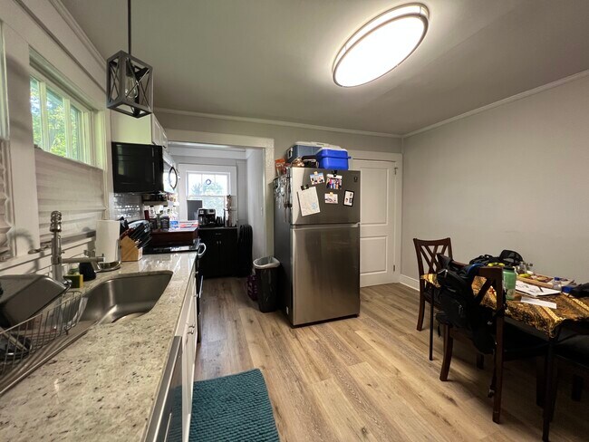 Kitchen - 1631 Rosedale St