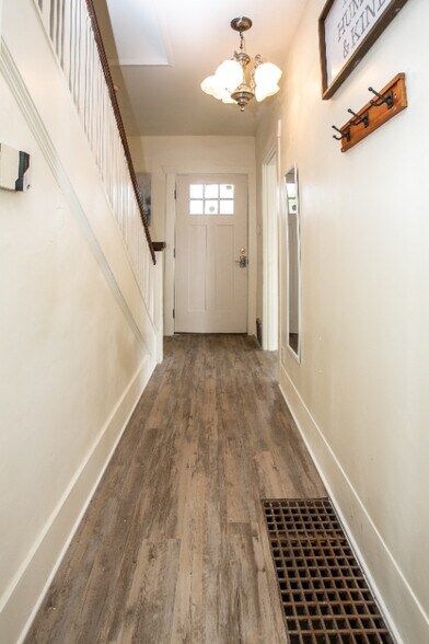 Building Photo - 2407 E Ward St