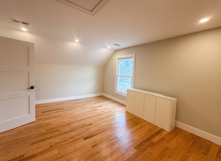 Building Photo - 405 North Ave