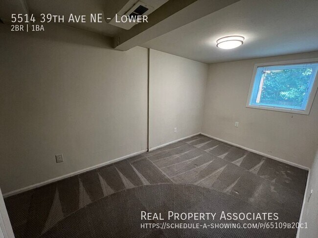 Building Photo - 5514 39th Ave NE