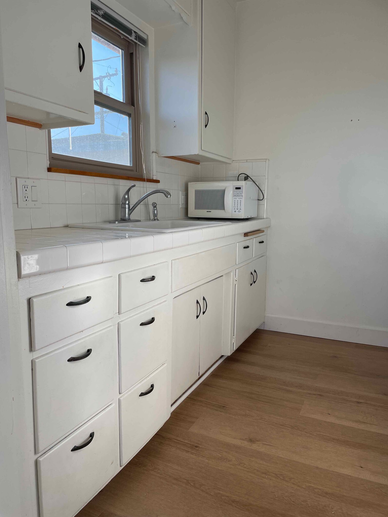 Kitchen - 1825 S Monterey St