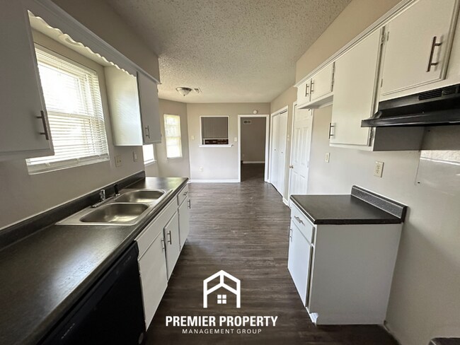 Building Photo - Quiet 3BR/2BA Cove in 38141 | Vaulted Ceilings, Fireplace & 2-Car Garage
