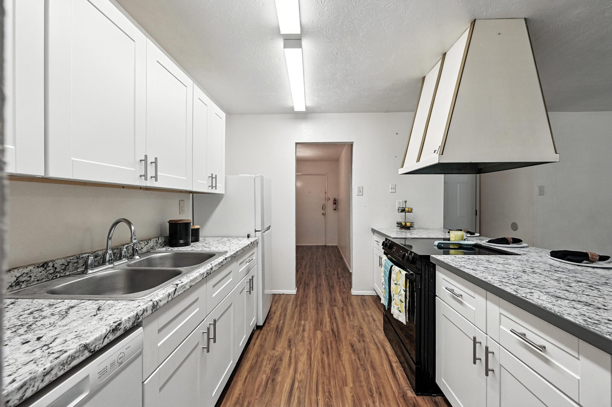 Building Photo - 7101 Christie Ln
