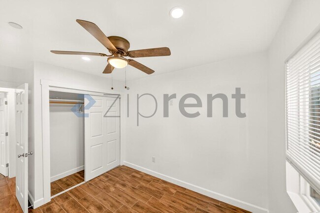 Building Photo - 1421 Astoria Pl