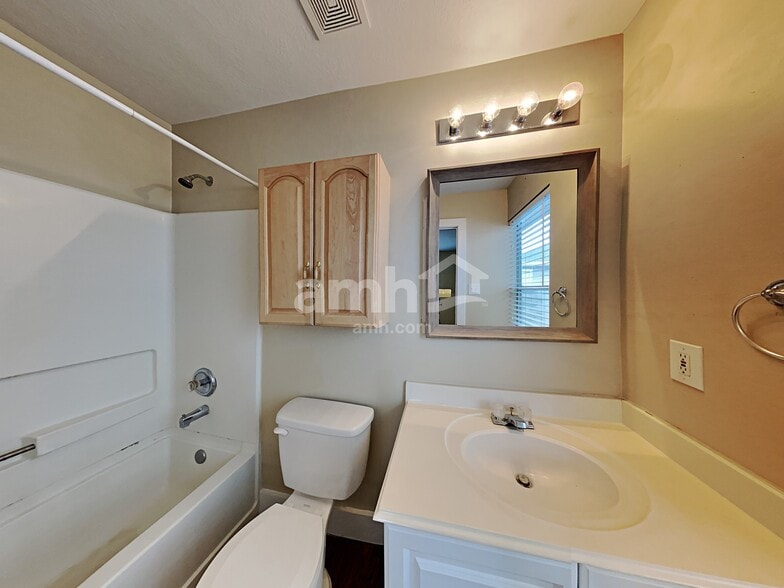 Building Photo - 18722 Atasca Oaks Dr