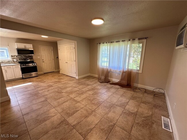 Building Photo - 3017 Northgate Ave