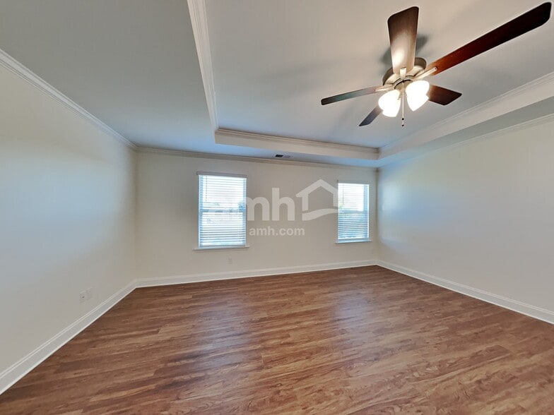 Building Photo - 183 Larragan Dr