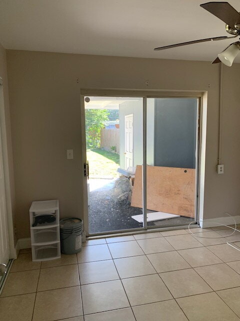 Building Photo - St Petersburg, Two beds/1 bath, laundry  and Yard.